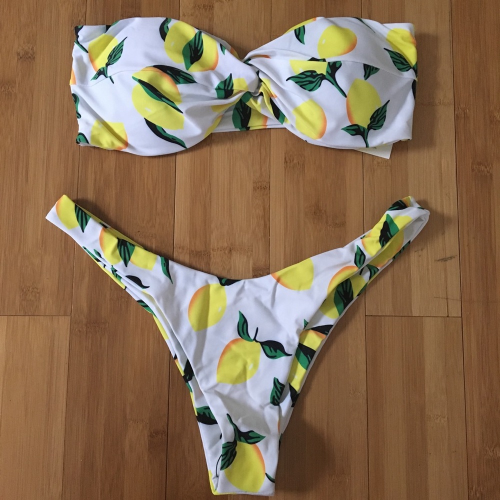 Never-worn lemon print bikini!